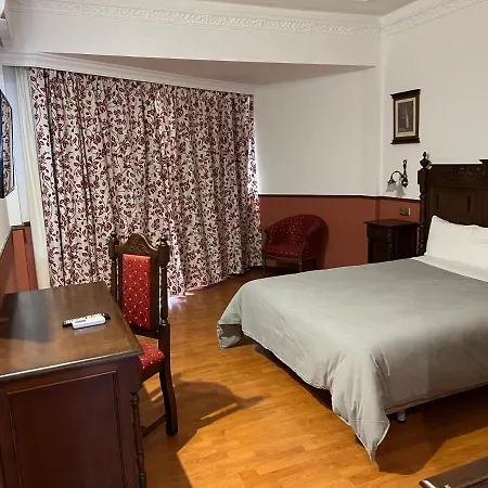 Hotel El Cisne - Parking Exterior Gratuito 3*
