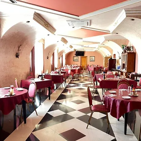 El Cisne Hotel