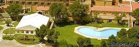 El Cisne - Parking Exterior Gratuito 3*