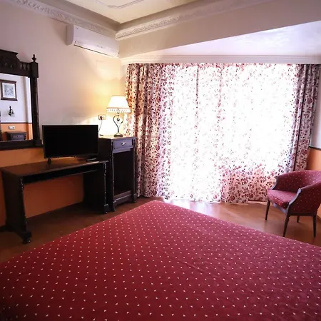 Otel El Cisne 3*